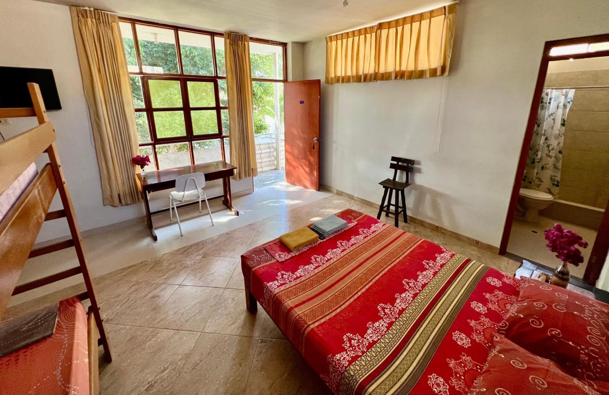 Stone House Mancora Hostel ภายนอก รูปภาพ