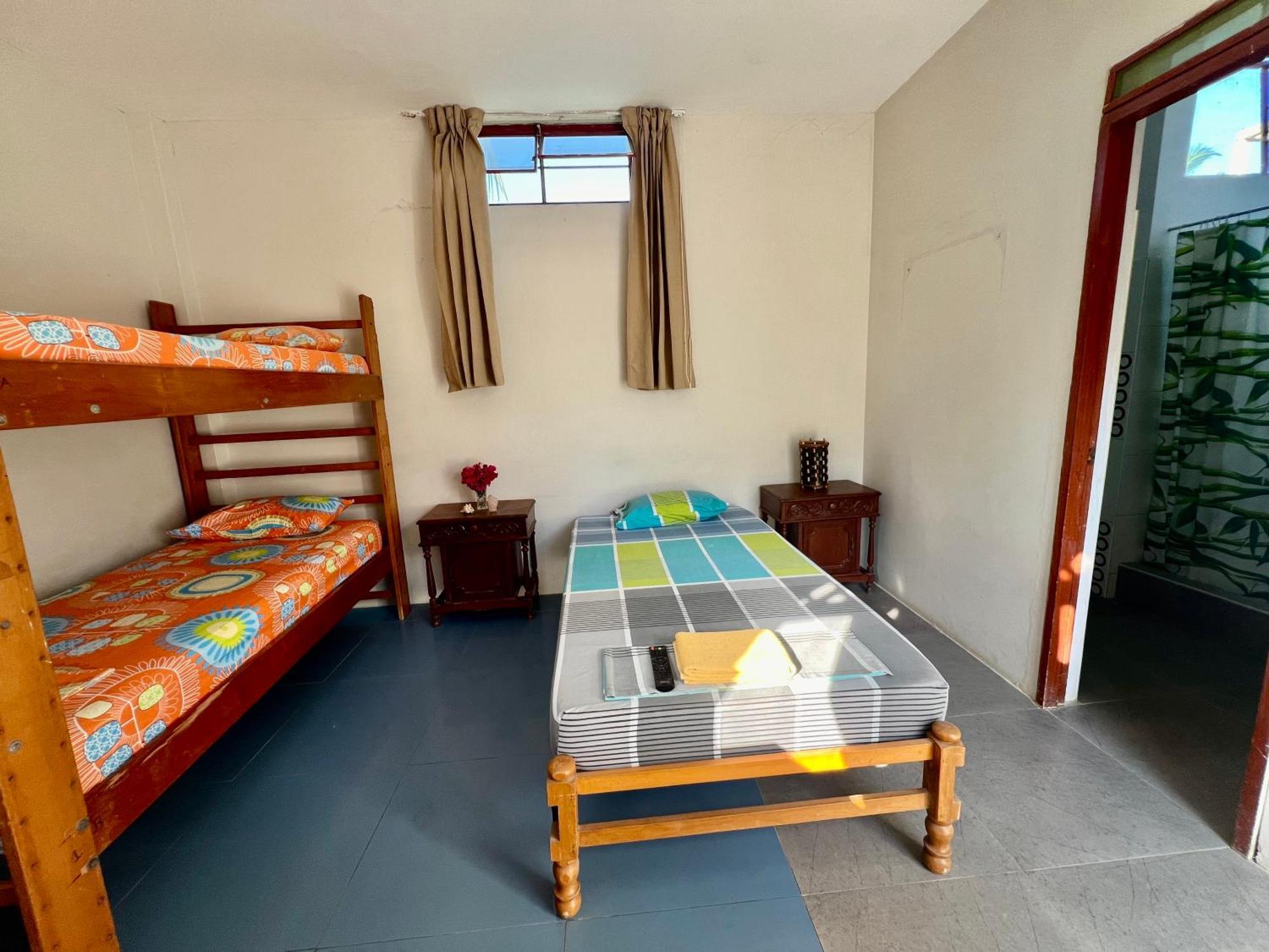 Stone House Mancora Hostel ภายนอก รูปภาพ