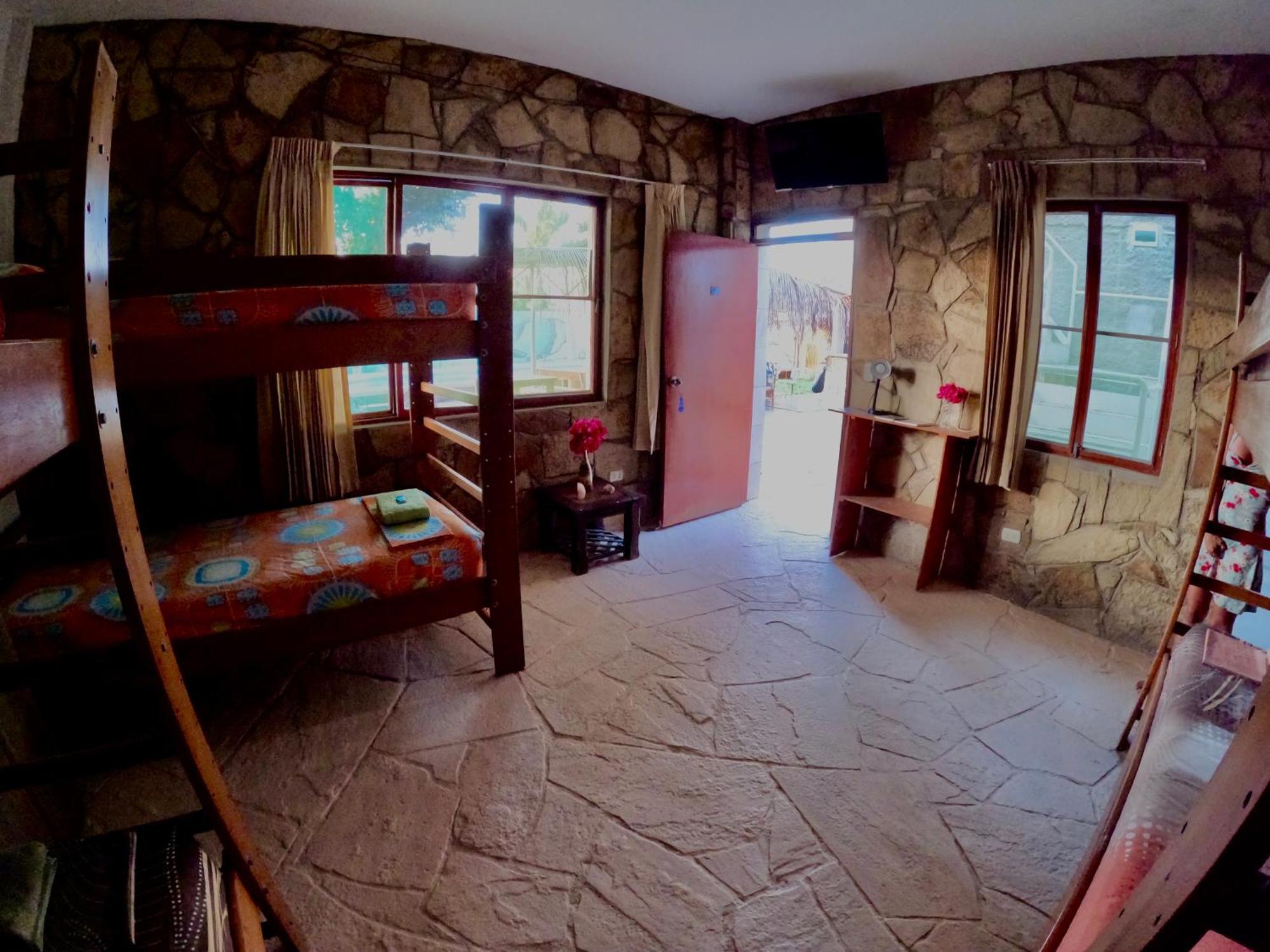 Stone House Mancora Hostel ภายนอก รูปภาพ
